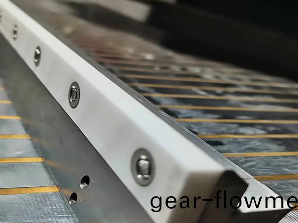 固定刀(dao)架，定(ding)刀(dao)架(jia)，得人(ren)精(jing)工(gong)定製(zhi)切粒(li)機(ji)配(pei)件