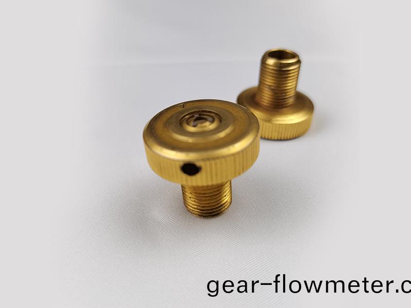 得人(ren)精工爲(wei)電子(zi)行業(ye)提供(gong)吸嘴、颳刀、測(ce)試(shi)平(ping)檯(tai)、分選(xuan)盤(pan)等