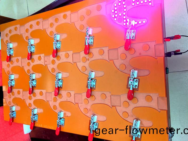 得(de)人(ren)精工老化(hua)治具，LED老(lao)化治(zhi)具(ju)，電(dian)池老(lao)化(hua)治(zhi)具(ju)