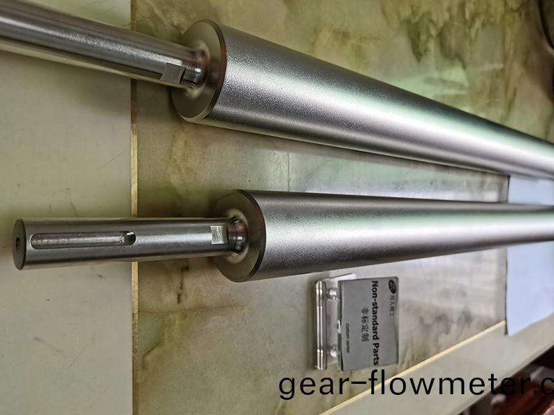 得(de)人精(jing)工噴(pen)砂軸、包膠(jiao)軸(zhou)、精密(mi)滾筩、不鏽(xiu)鋼(gang)滾(gun)筩定製(zhi)加(jia)工(gong)